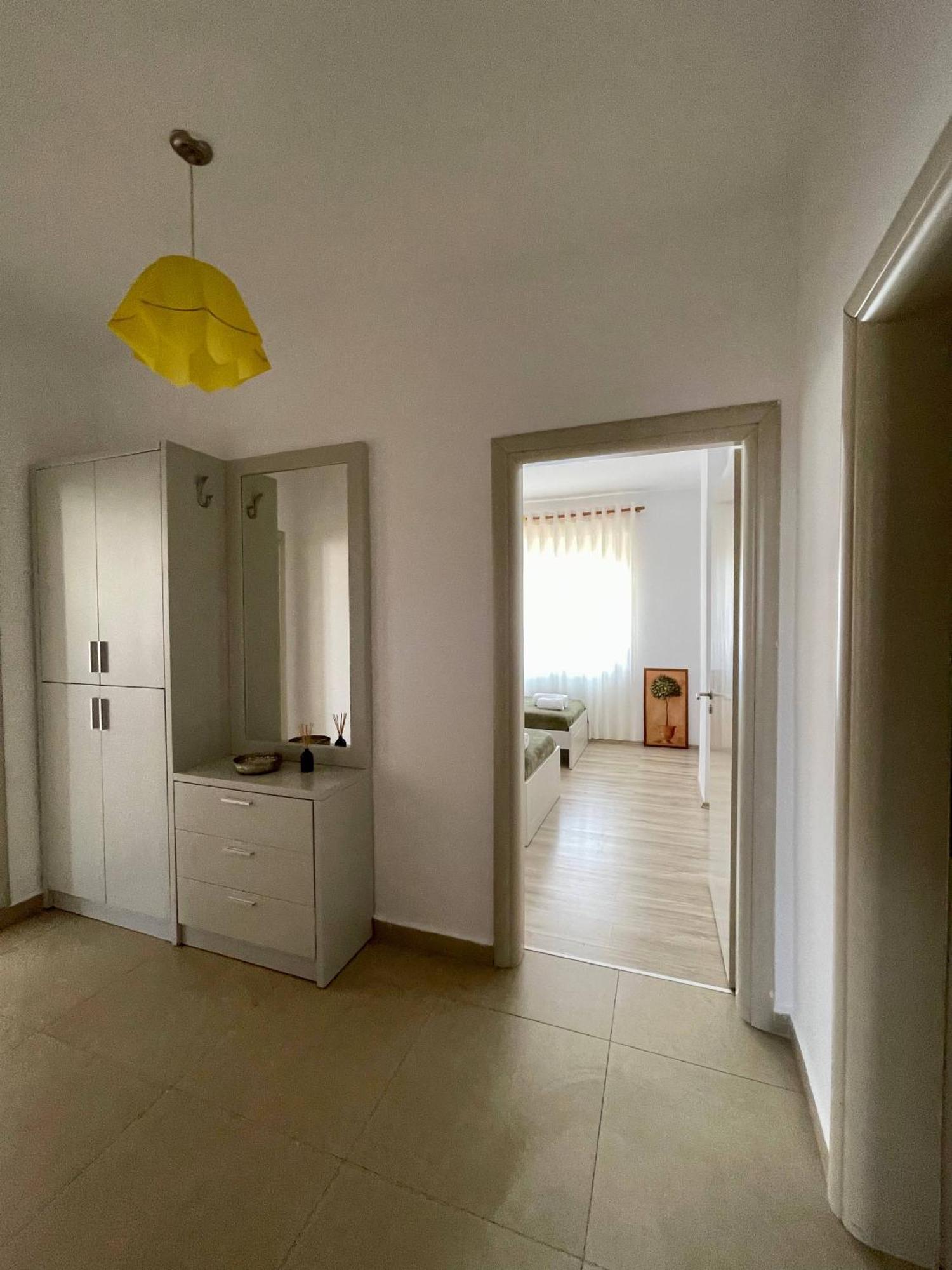 Cityscape 4- Gem Apartamento Tirana